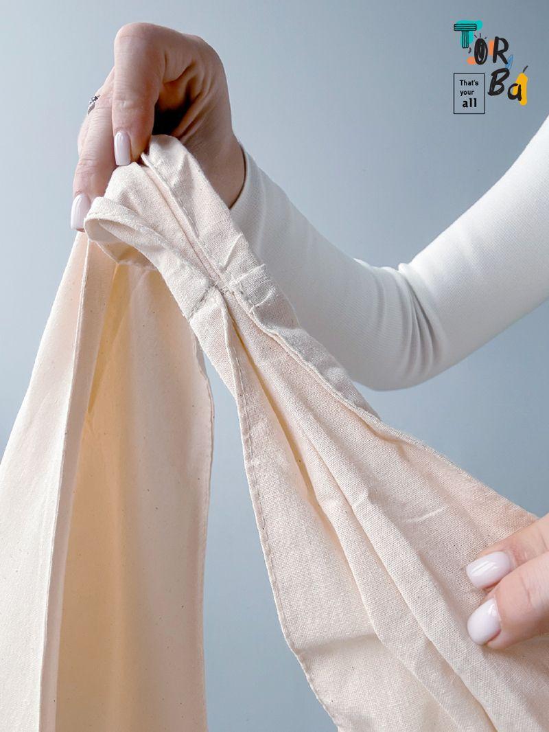 Легкая, вместительная и стильная светло-бежевая сумка из плашевки, без печати, размер: 40см х 51см