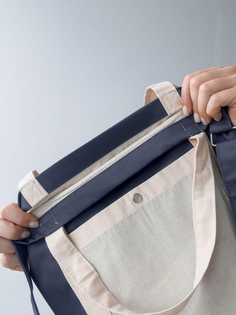 Темно-синя екосумка з довгим регульованим ремінцем і контрастною кишенею - універсальний шопер із бавовни без друку, розмір: 35см х 38см х 7 см