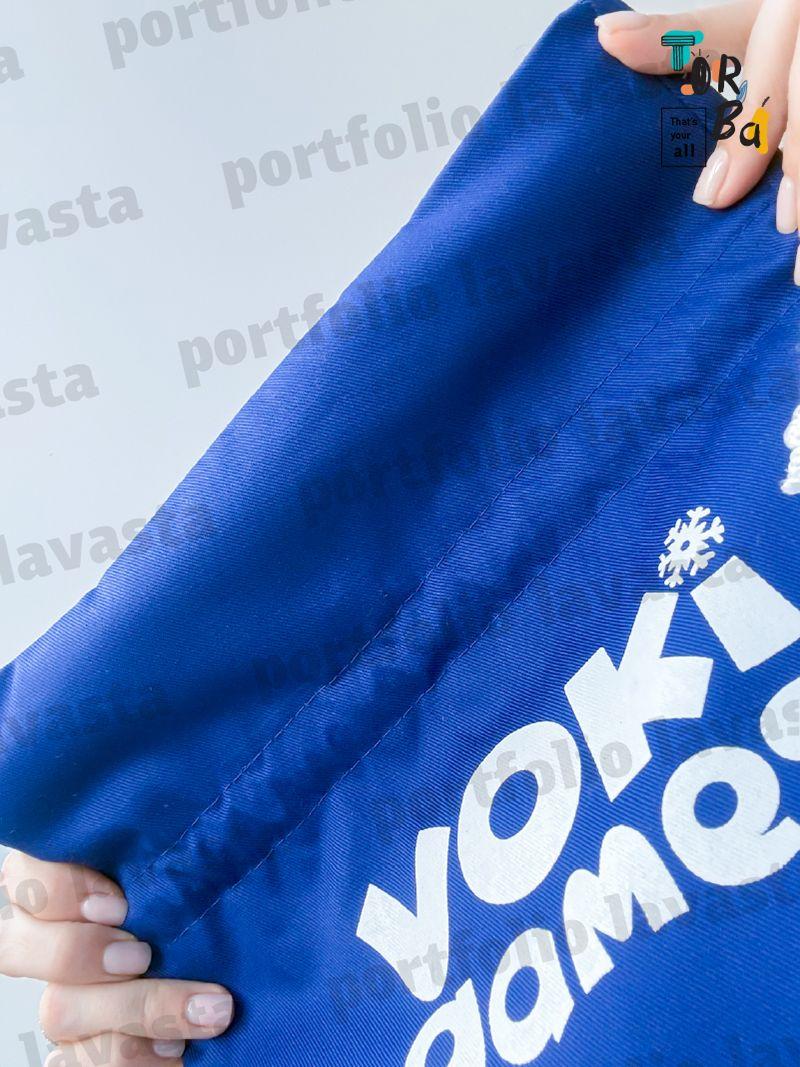 Синяя сумка-мешок из плотной саржи на затяжках, с длинными ручками, без печати, размер: 30см х 36см