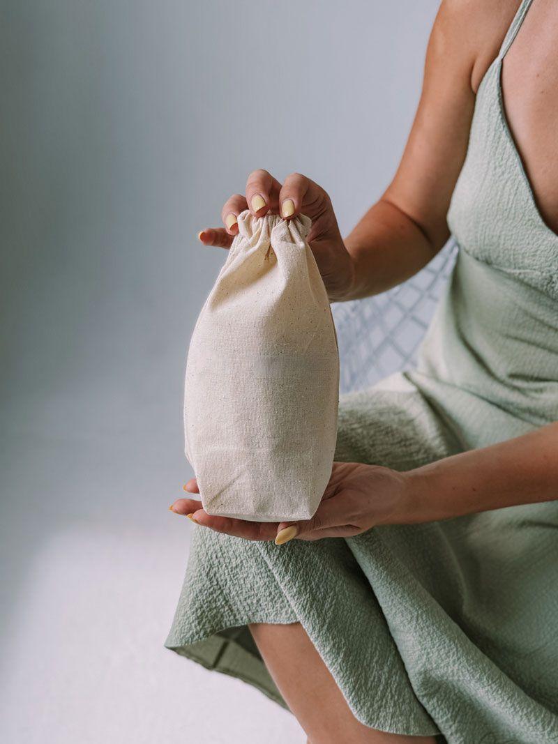 Мішечок із бязі з квадратним дном і бавовняним шнурком — натуральний тканинний пакет для пляшок та подарункового пакування без друку розмір: 17см х 22см х 9см