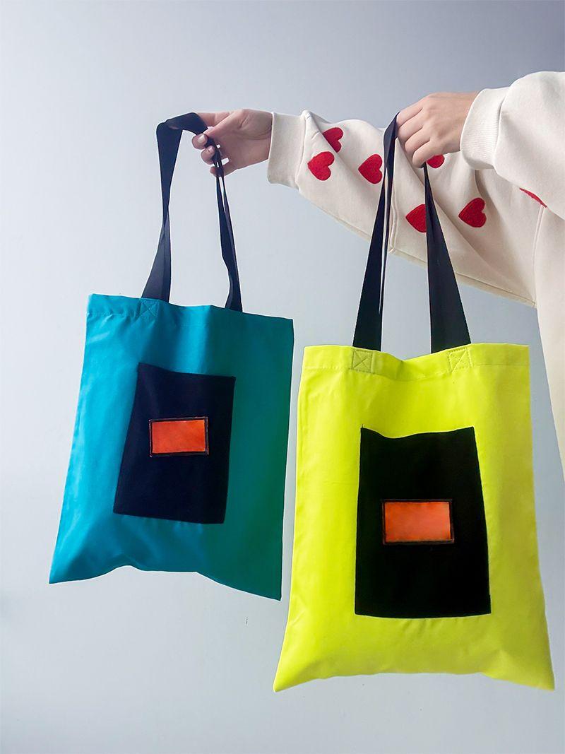 Цветная эко-сумка из саржи удобна для покупок, с карманом на липучке, без печати, размер: 35см х 40см