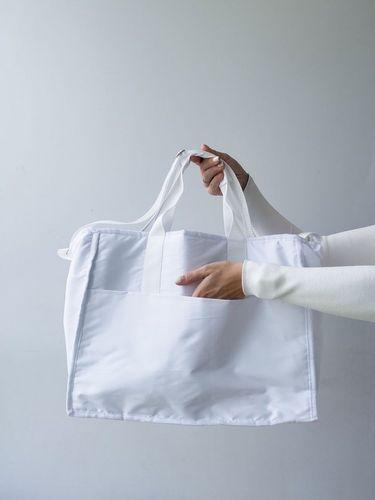 Біла термосумка-ланчбокс із плащівки з ручками - містка ізотермічна сумка-холодильник для їжі та напоїв без друку, розмір: 40см х 30см х 20см