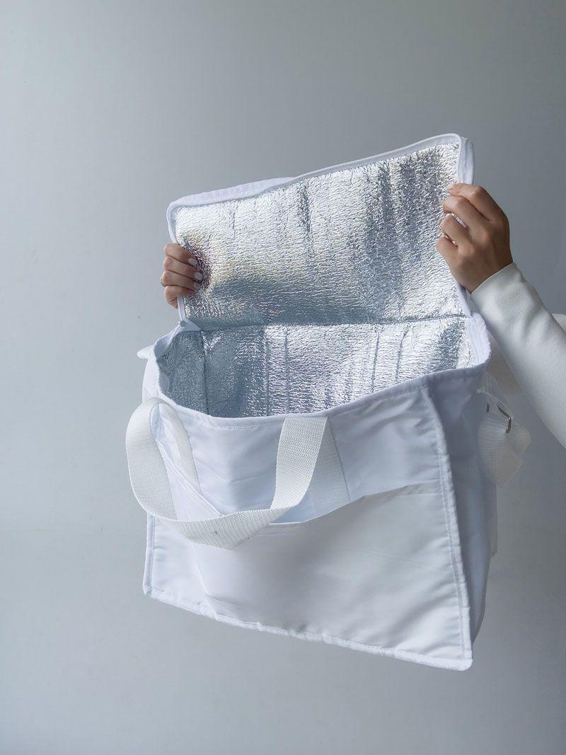 Біла термосумка-ланчбокс із плащівки з ручками - містка ізотермічна сумка-холодильник для їжі та напоїв без друку, розмір: 40см х 30см х 20см