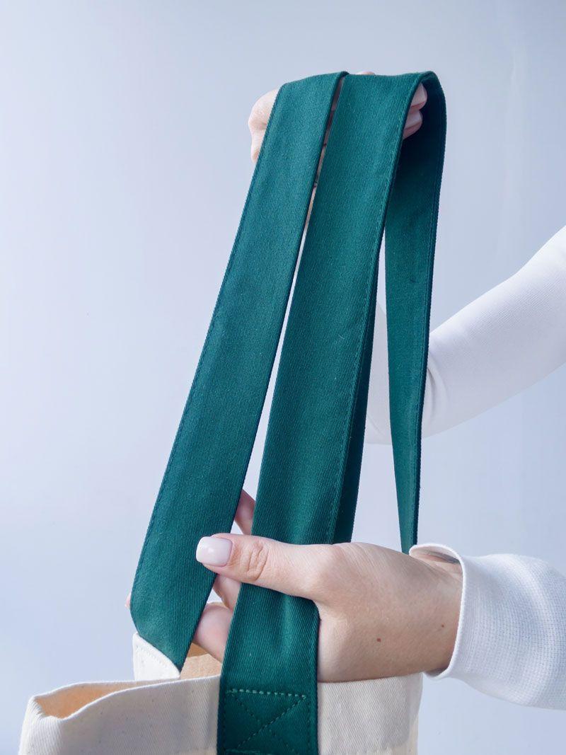 Сумка-шопер із саржі з зеленими ручками та зовнішньою кишенею – міцна еко-сумка для покупок і щоденного використання без друку, розмір: 35см х 38см х 7см