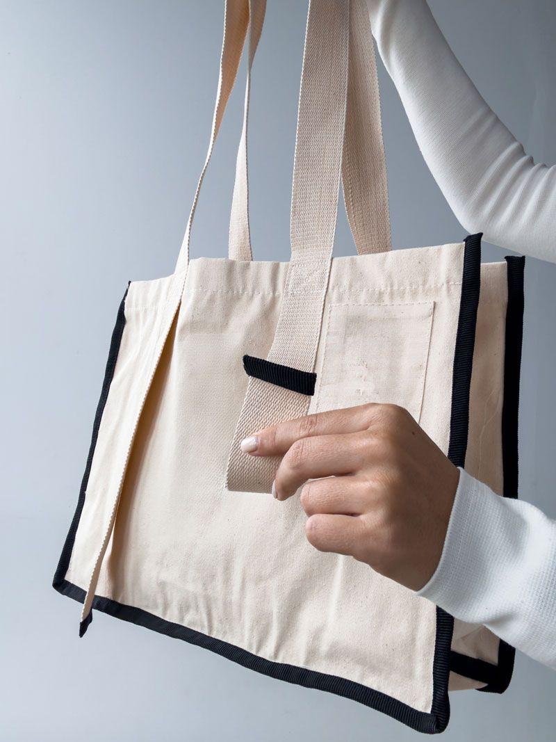 Сумка «Велкамбокс» із саржі з внутрішньою та зовнішньою кишенею – стильна тканинна коробка-сумка для подарунків та івентів без друку розмір: 38см х 30см х 12см