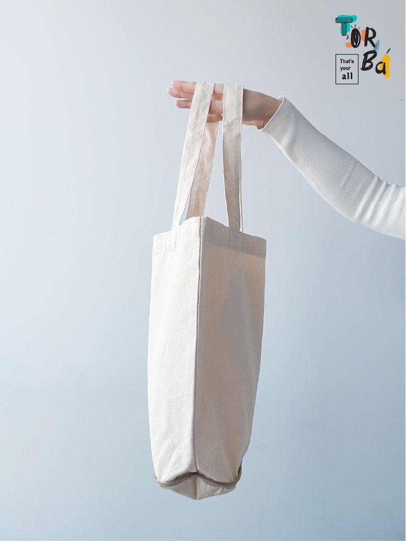 Світло-бежева сумка з натуральної тканини з дном на застібці-блискавці, без друку, розмір: 35см х 40см х 10см