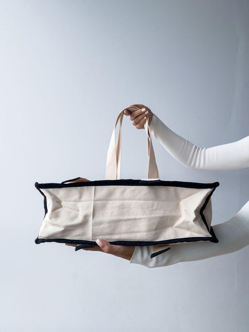 Сумка «Велкамбокс» із саржі з внутрішньою та зовнішньою кишенею – стильна тканинна коробка-сумка для подарунків та івентів без друку розмір: 38см х 30см х 12см