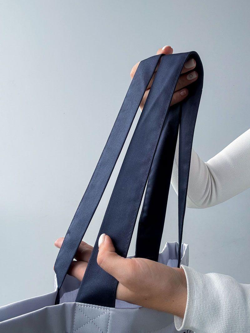 Сумка із саржі з ілюстрацією собаки та повідком - стильна бавовняна еко-сумка з принтом для прогулянок, покупок і щоденного використання без друку розмір: 55см × 35см