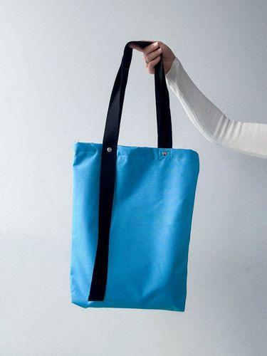 Блакитний шопер із водовідштовхувальної плащівки з чорними ручками та кнопками - легка й міцна сумка для міста та покупок без друку, розмір: 36см х 42см х 7см