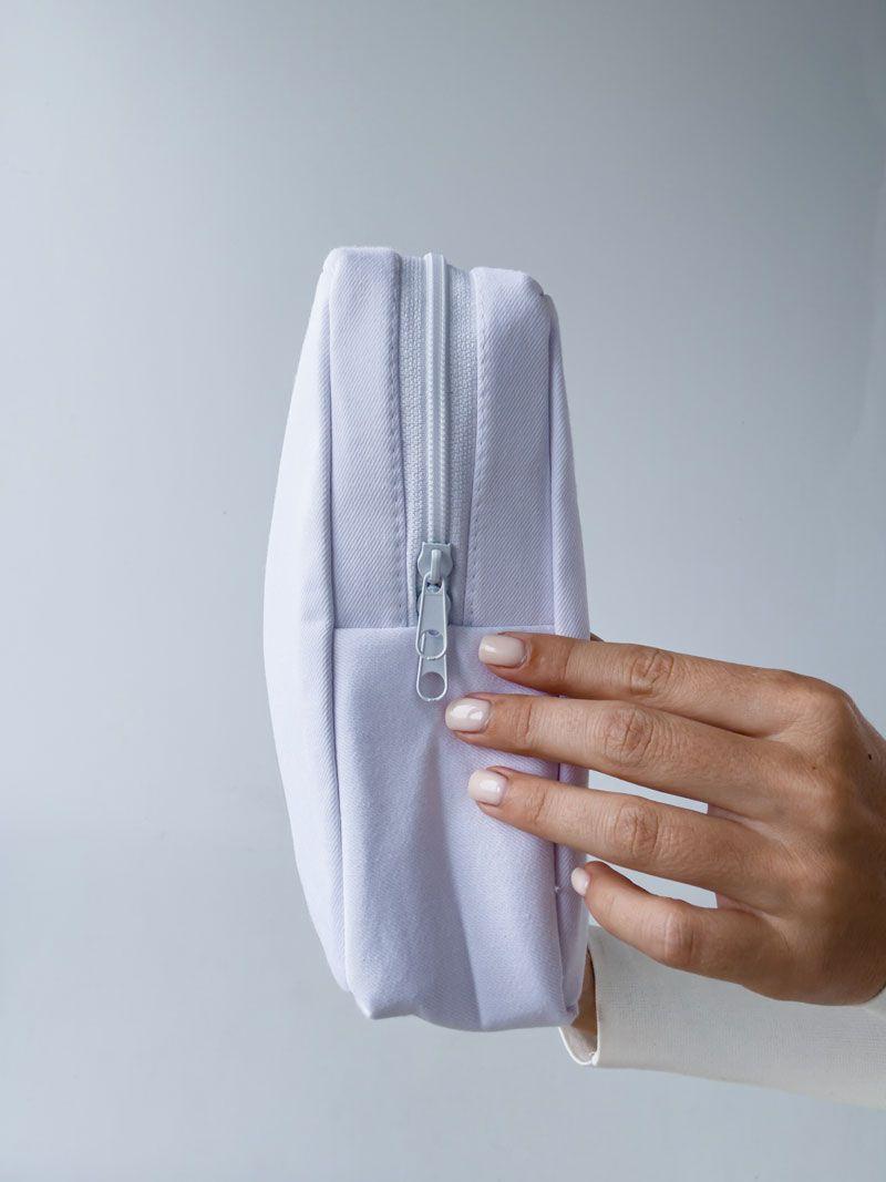 Біла косметичка з саржі на блискавці – місткий тканинний органайзер для косметики та аксесуарів без друку розмір: 35,6 см × 21,1 см × 6,9 см
