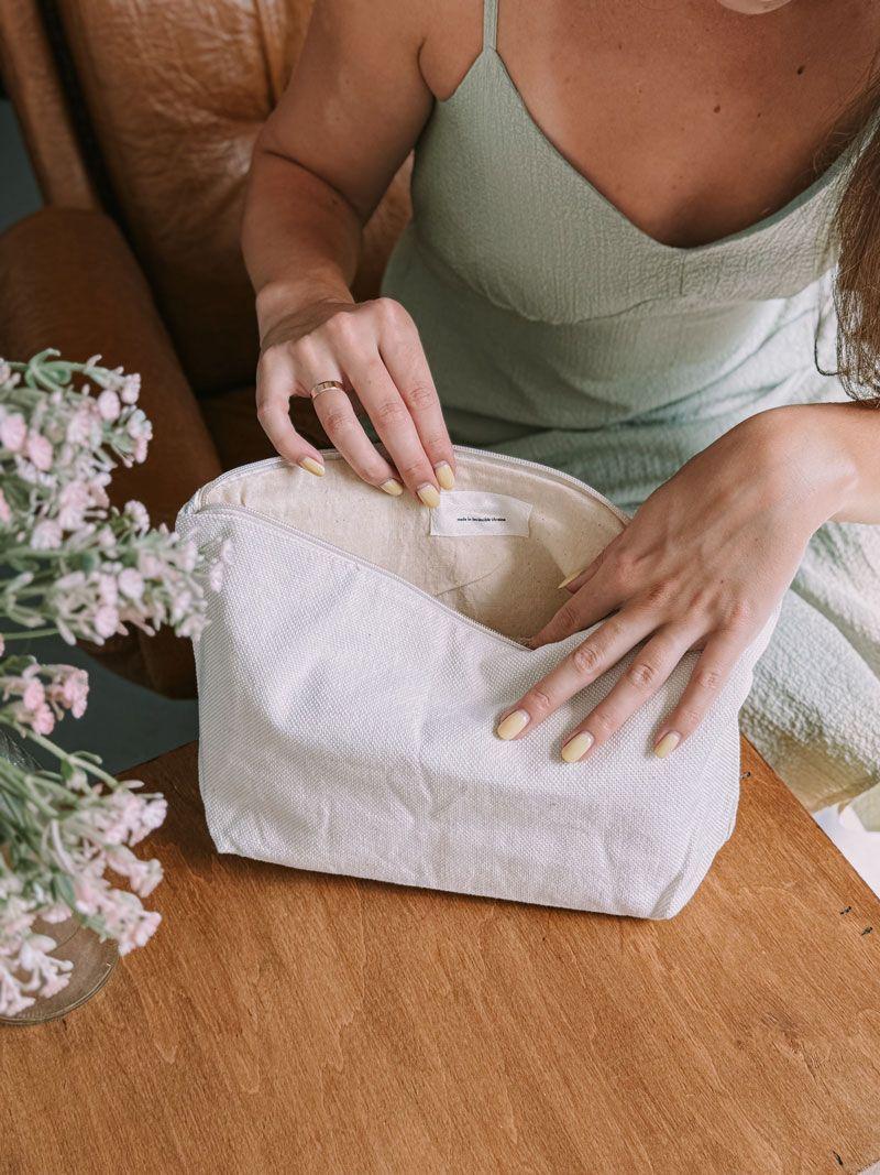 Косметичка з канвасу на блискавці — місткий еко-органайзер для косметики та аксесуарів без друку розмір: 35 см × 20 см × 10 см