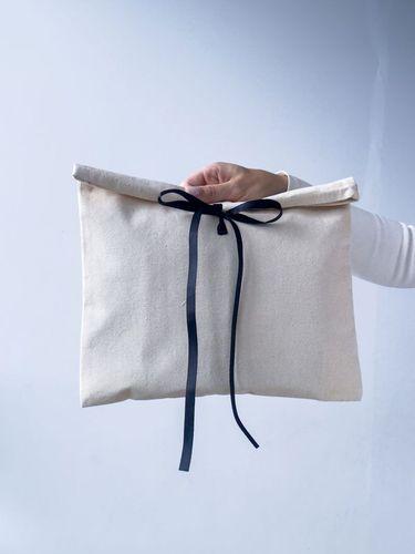 Еко-конверт із бавовни з чорною рапсовою стрічкою — стильний тканинний чохол для пакування та подарунків без друку розмір: 20см х 30см