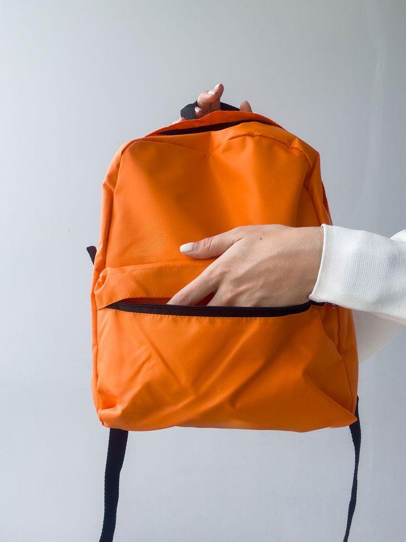 Помаранчевий рюкзак із водовідштовхувальної плащівки із зовнішньою та внутрішньою кишенею - компактний міський рюкзак для щоденного використання без друку розмір: 25см х 30см х 15см