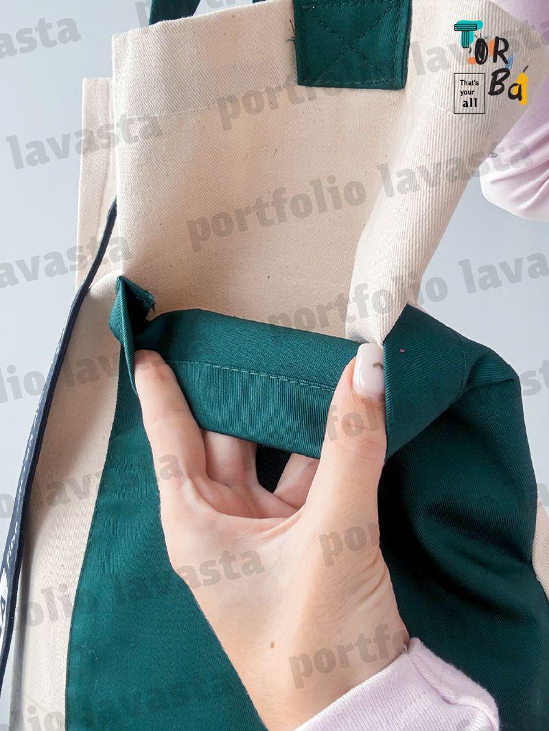 Шопер з натуральної тканини із зеленою кишенею та нависаючою стрічкою, без друку, розмір: 35см х 45см х 10см