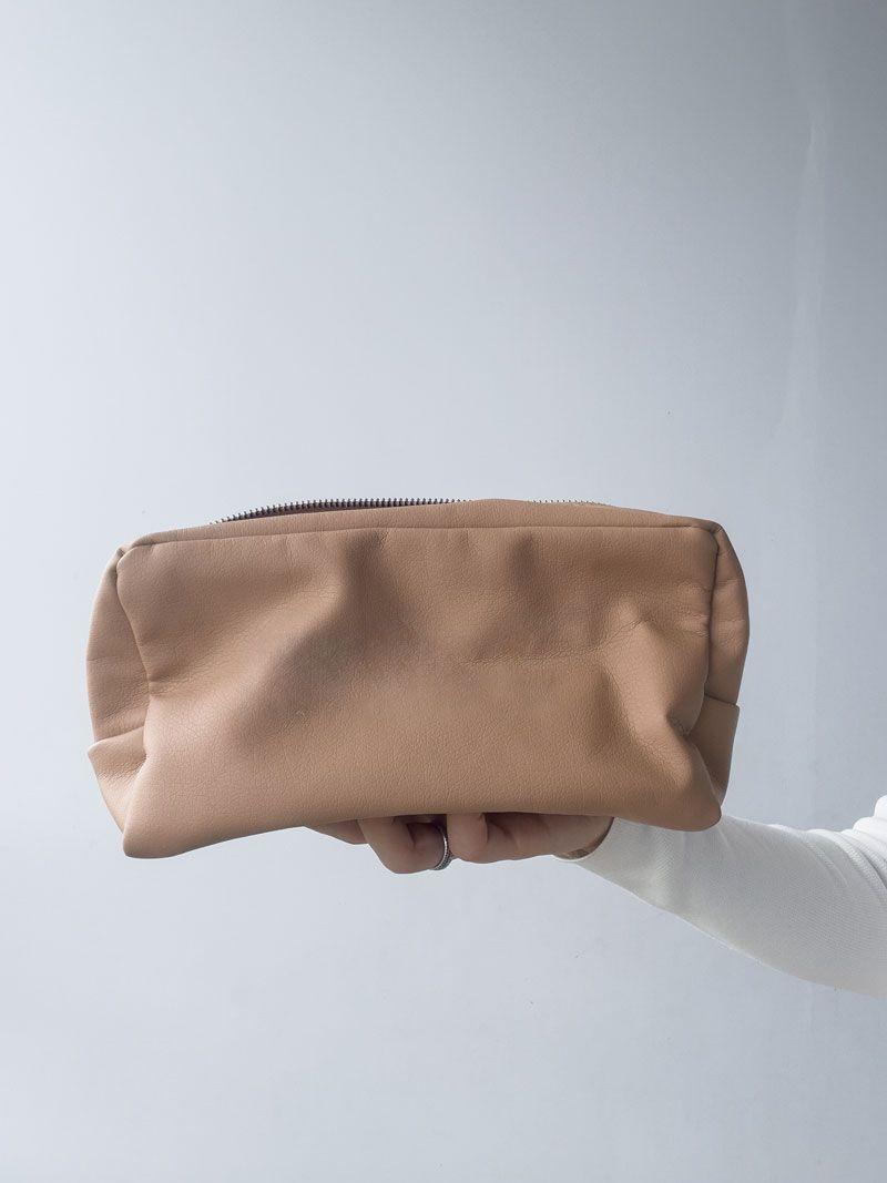 Косметичка з екошкіри з червоною підкладкою та блискавкою - стильний і місткий аксесуар для зберігання косметики без друку розмір: 21см х 11см х 11см