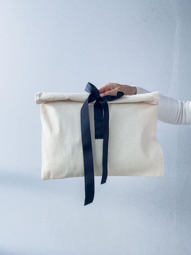 Подарунковий мішечок із саржі з бантом — екоупаковка для косметики, аксесуарів та подарунків без друку розмір: 35см х 30/40см