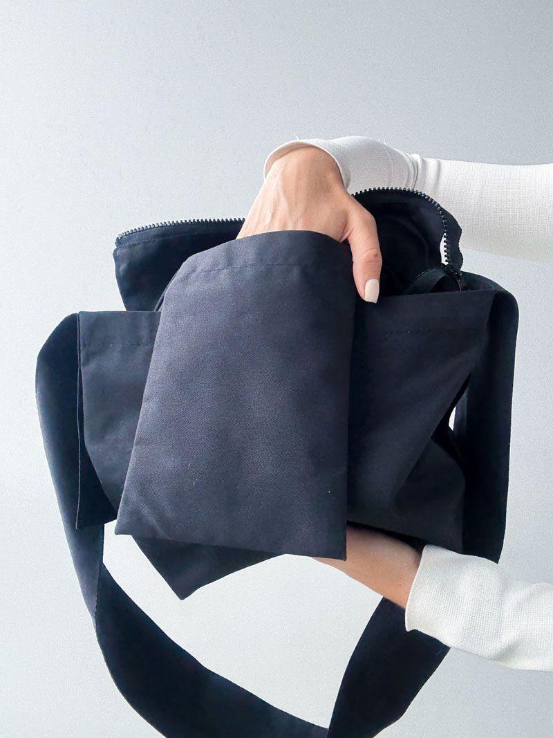 Чорна сумка через плече з саржі - мінімалістична кросбоді екосумка на широкому ремінці без друку, розмір: 36см х 25см х 12см