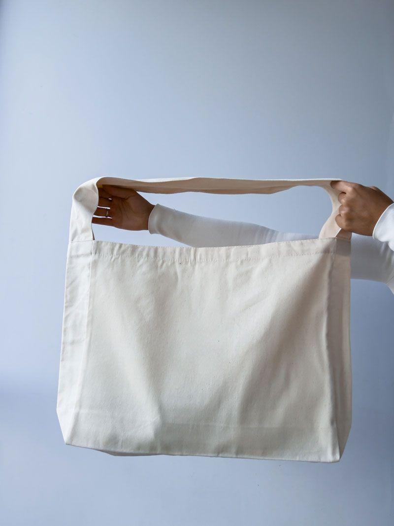 Шопер із саржі з широкою ручкою через плече — містка екосумка для покупок та щоденного використання без друку, розмір: 46см х 38см х 12см