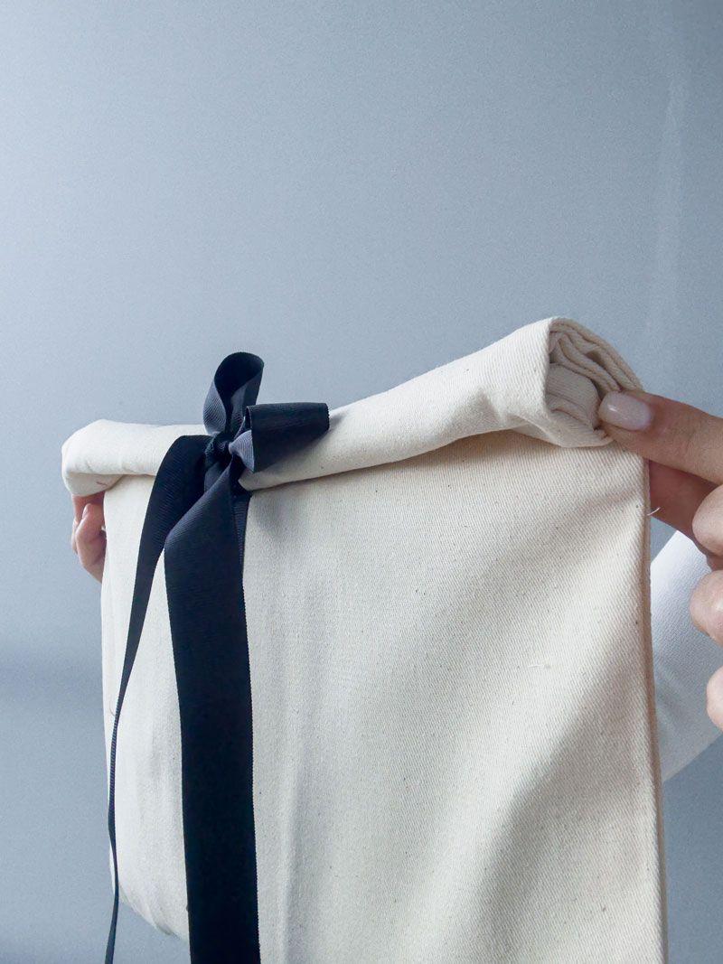 Подарунковий мішечок із саржі з бантом — екоупаковка для косметики, аксесуарів та подарунків без друку розмір: 35см х 30/40см