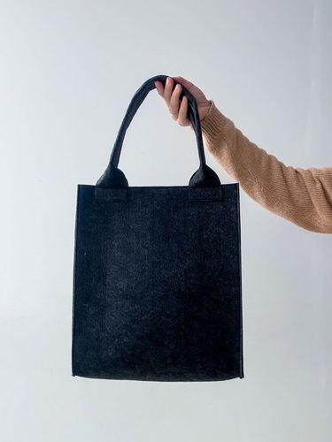 Міцна еко-сумка з чорного фетру - багаторазова, стильна, для покупок або подарунків , без друку, розмір: 30cм х 30см х 10см