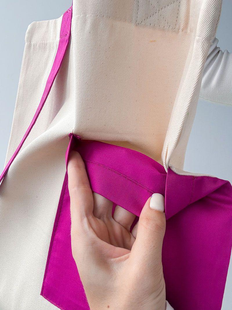 Бежева шопер-сумка з саржі з рожевими ручками і зовнішньою кишенею - стильна екосумка для покупок і щоденного використання без друку, розмір: 38см х 40см