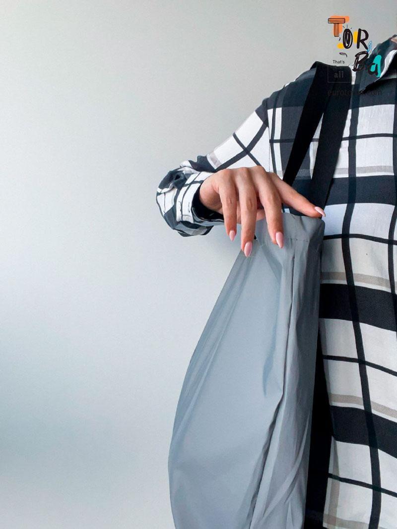 Сумка шопер из рефлективной светоотталкивающей плащевки с дном без печати Размер: 45см х 40см х 11,5см