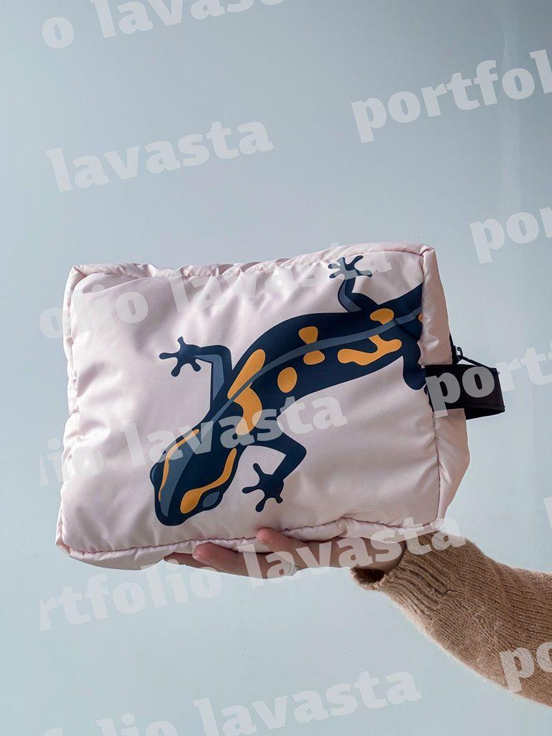 Об’ємна м’яка косметичка з блискавкою - ніжно-рожева дорожня косметичка з ручкою, без друку, розмір: 25cм х 20см х 10см