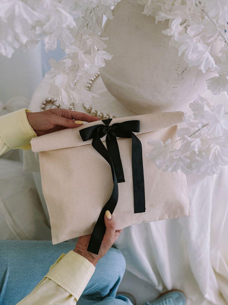 Подарунковий мішечок із саржі з бантом — екоупаковка для косметики, аксесуарів та подарунків без друку розмір: 35см х 30/40см