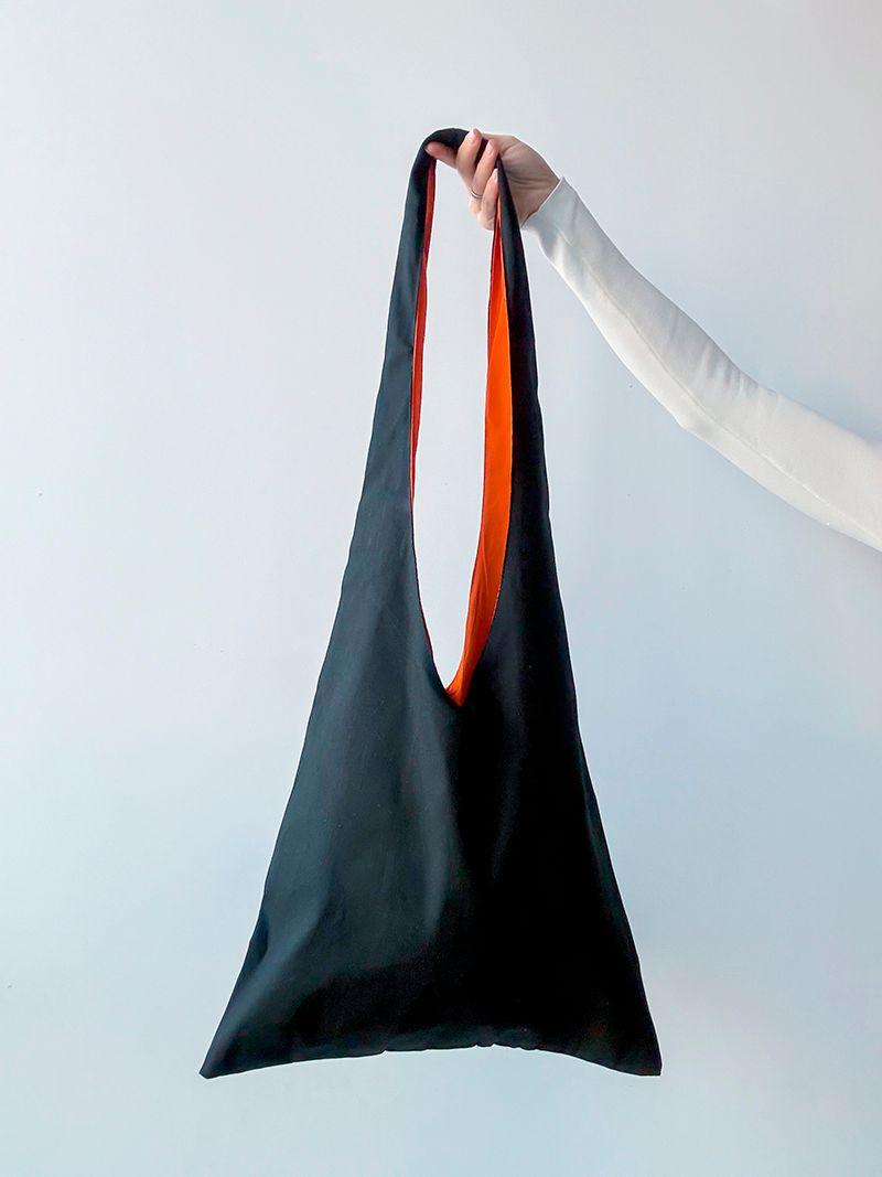 Черная сумка с оранжевой подкладкой, материал канвас, стильная и удобная сумка без печати, размер 43см x 92см