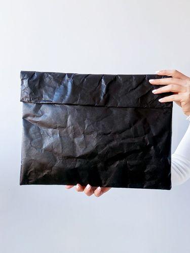 Чорний конверт-косметичка для зберігання речей та захисту від вологи, без друку, розмір: 41см х 31см