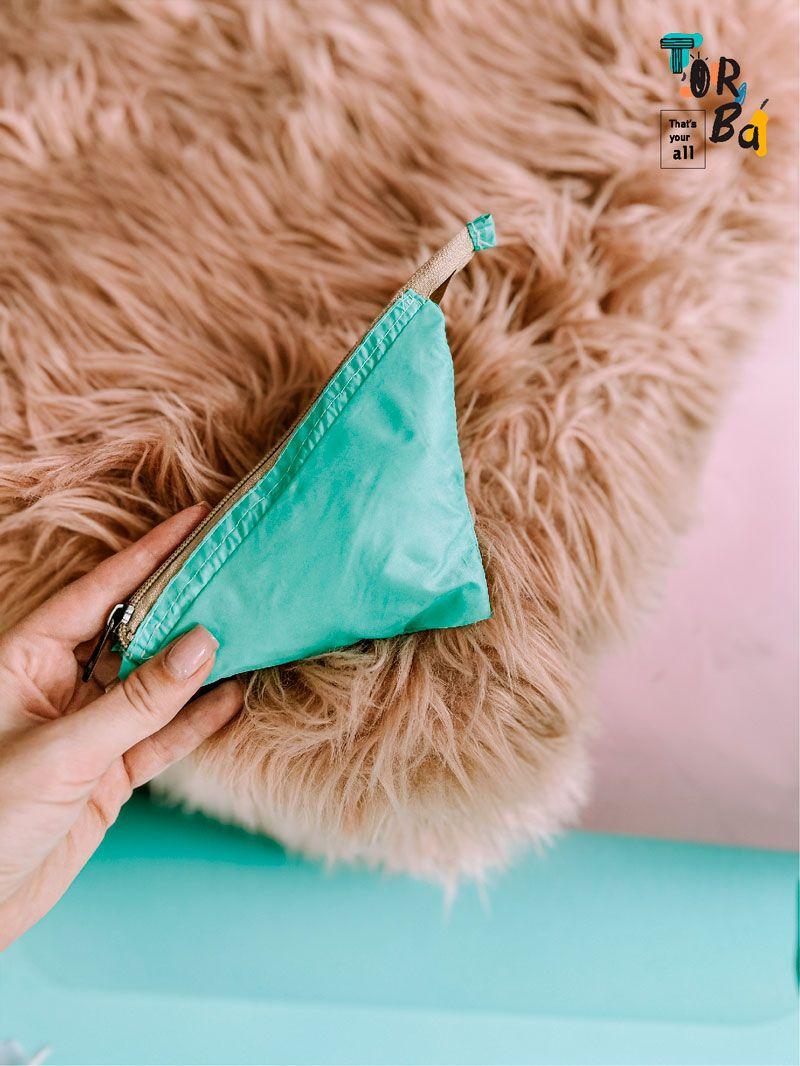 Складана сумка-пакет трансформер бірюзового кольору з плащівки,  міцний та стильний варіант для покупок і повсякденного використання. без друку Розмір: 40см х 60см