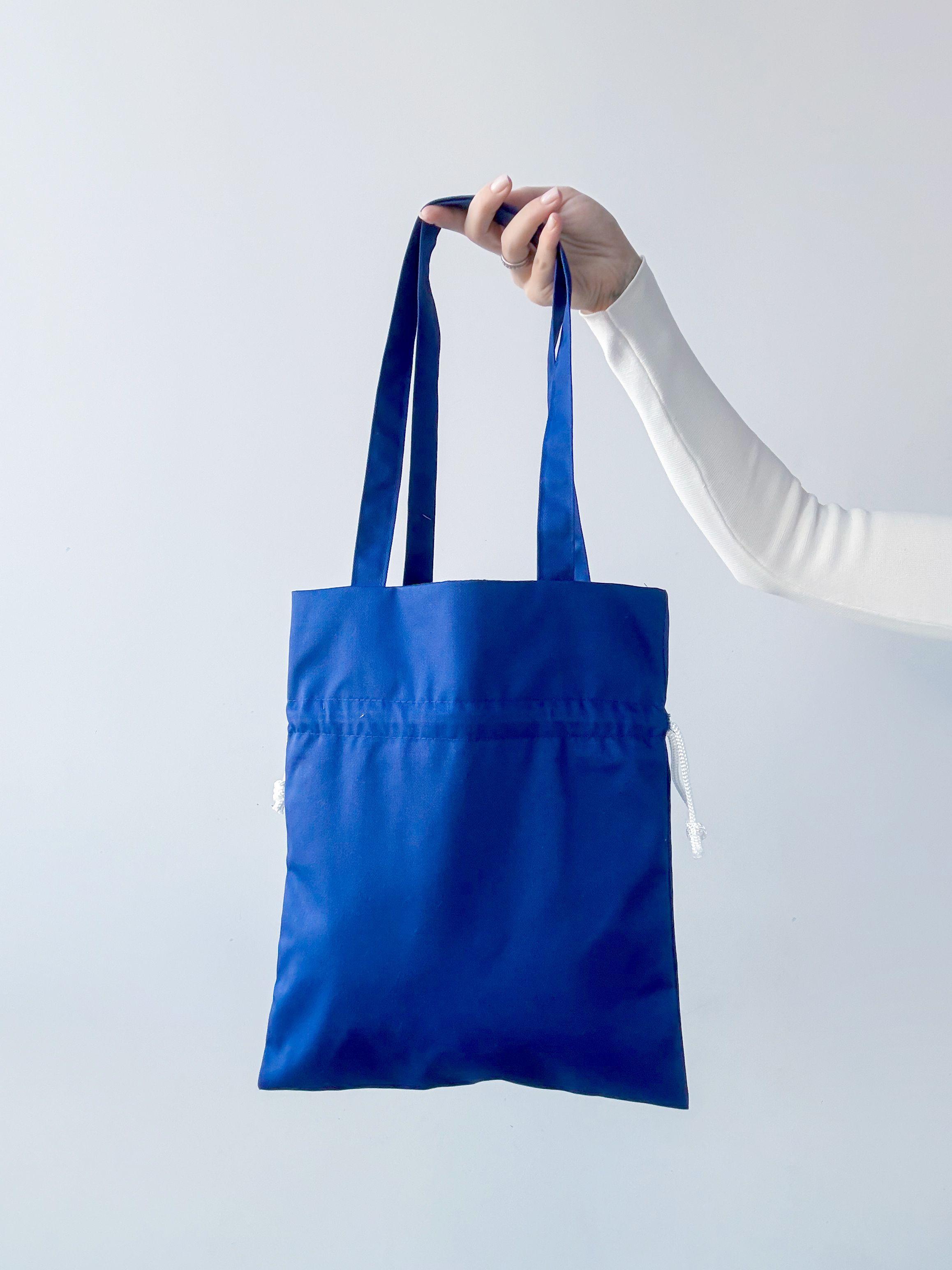Синяя сумка-мешок из плотной саржи на затяжках, с длинными ручками, без печати, размер: 30см х 36см