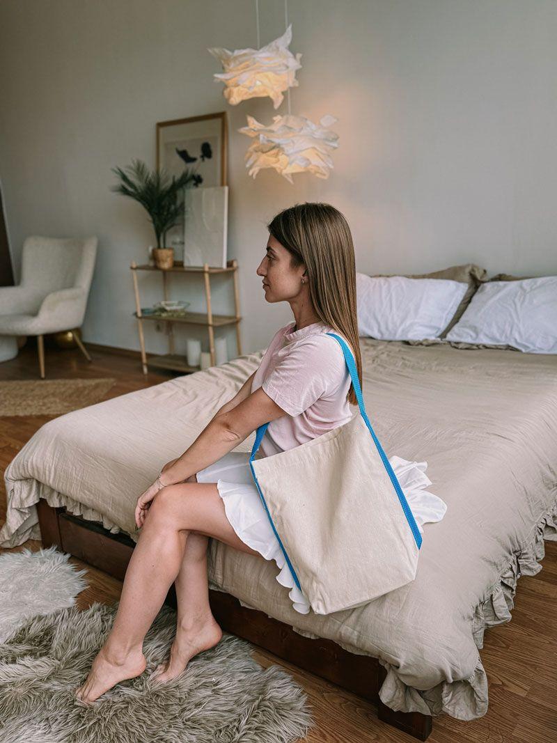 Сумка з двонитки з бічною стрічкою - кросбоді без друку, розмір: 33см х 35см х 12см