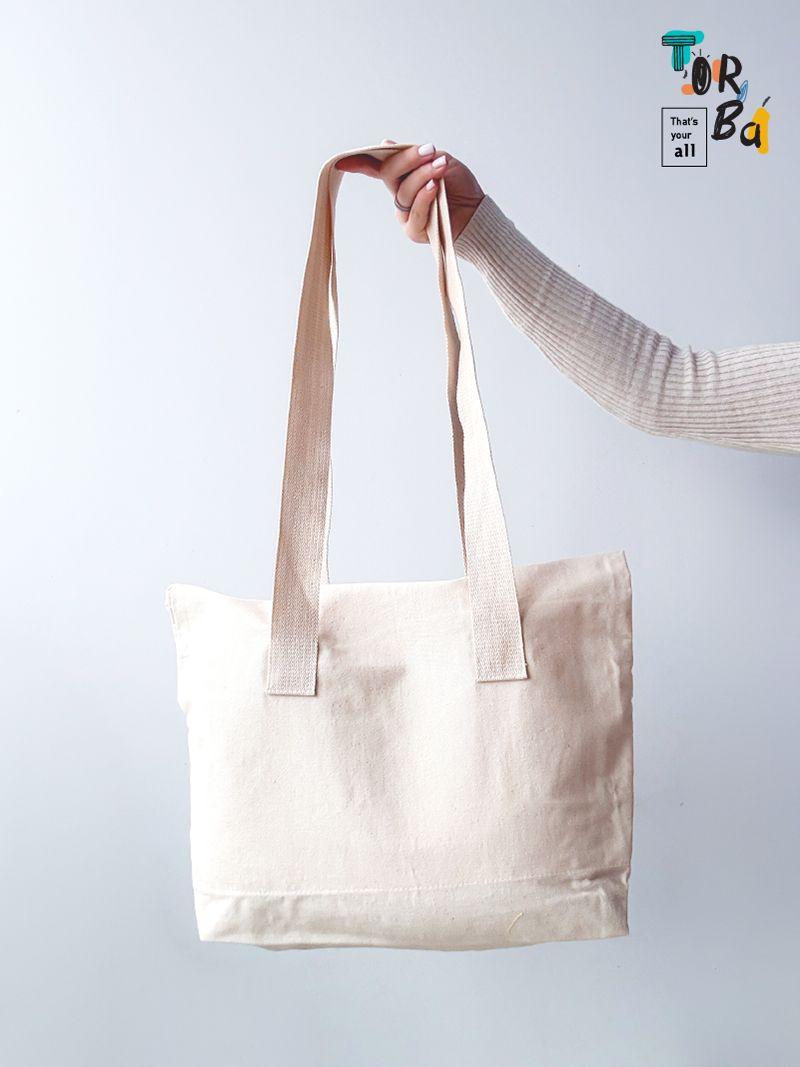 Простора модель сумки із міцними ручками та можливістю згортання у верхній частині для зручності, без друку, розмір: 42см х 55см х 7см