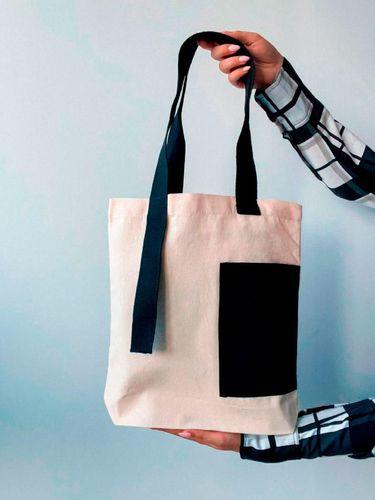 Шопер из двунитки с ручкой нахлест и карманом без печати Размер: 35см х 38см х 7см