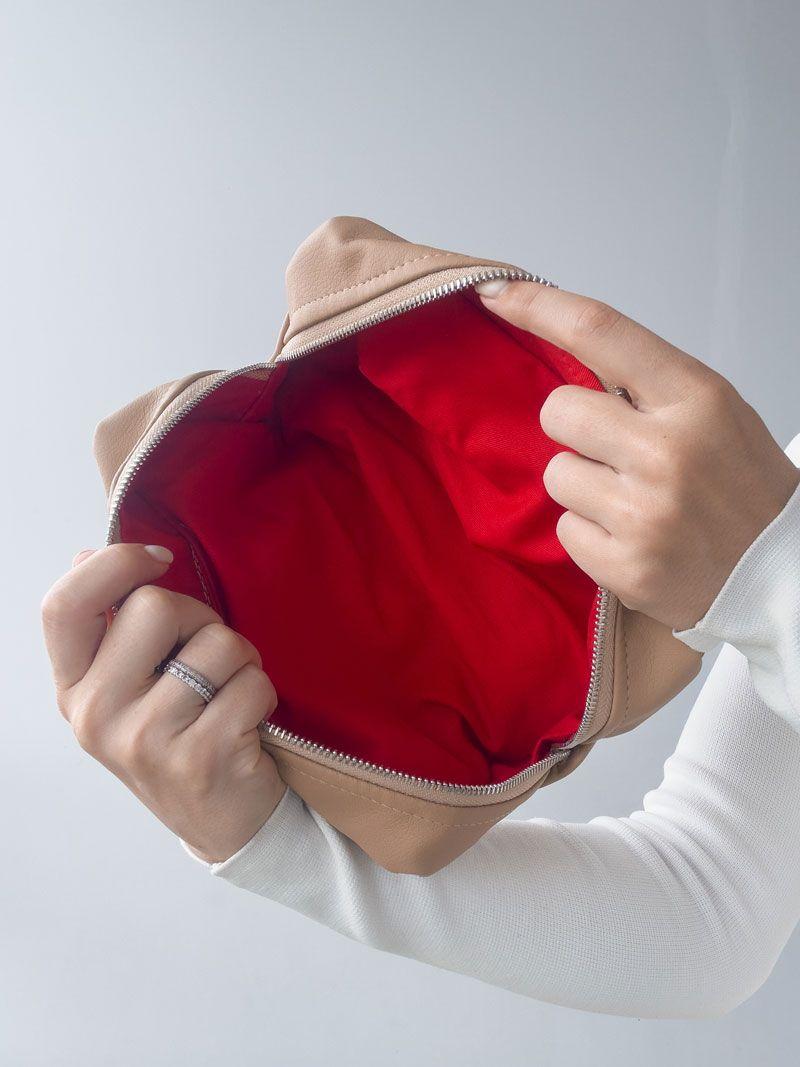 Косметичка з екошкіри з червоною підкладкою та блискавкою - стильний і місткий аксесуар для зберігання косметики без друку розмір: 21см х 11см х 11см