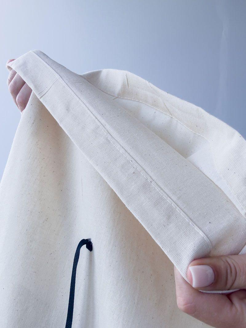 Бежевий мішечок із бязі з чорною стрічкою-зав’язкою – багаторазовий пакет для зберігання та пакування подарунків без друку розмір: 40см х 45см