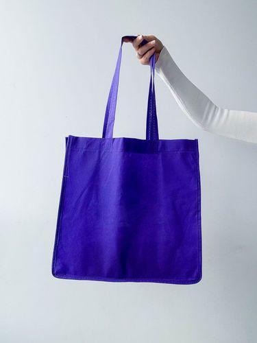 Шопер зі спанбонду з бічними вставками - легка еко-сумка з додатковим об’ємом для покупок, івентів і щоденного користування без друку розмір: 35см × 35см × 16см