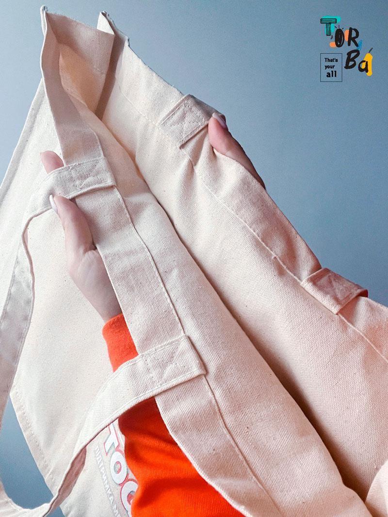 Горизонтильная объемная сумка из плотного коттона с наружными карманами без печати Размер: 50cм х 35см х 14см