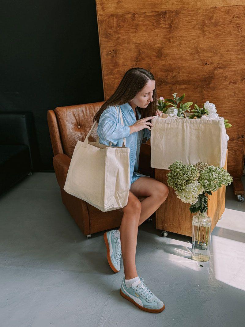 Великий шопер із бавовняної саржі з широким дном — містка екосумка для покупок та щоденного використання без друку розмір: 45см х 35см х 20см