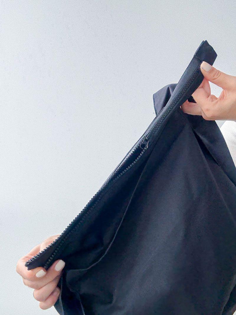 Чорна сумка через плече з саржі - мінімалістична кросбоді екосумка на широкому ремінці без друку, розмір: 36см х 25см х 12см