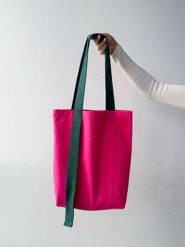 Яскрава рожева шопер-сумка з саржі з темно-зеленими ручками - стильна та міцна екосумка для покупок і щоденного використання  без друку, розмір: 41см х 41см х 11см