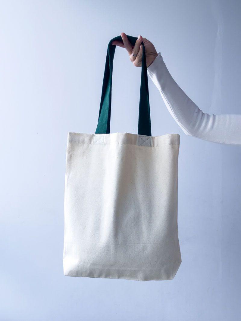 Сумка-шопер із саржі з зеленими ручками та зовнішньою кишенею – міцна еко-сумка для покупок і щоденного використання без друку, розмір: 35см х 38см х 7см