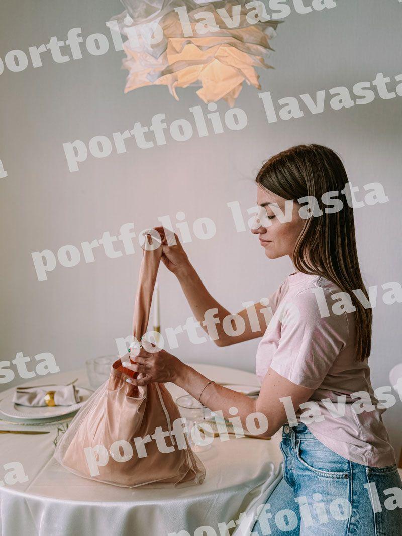 Атласна сумка з тюлевим верхнім шаром - легка екосумка ніжного кольору для шопінгу та образів у стилі soft girl без друку, розмір: 30см х 30см