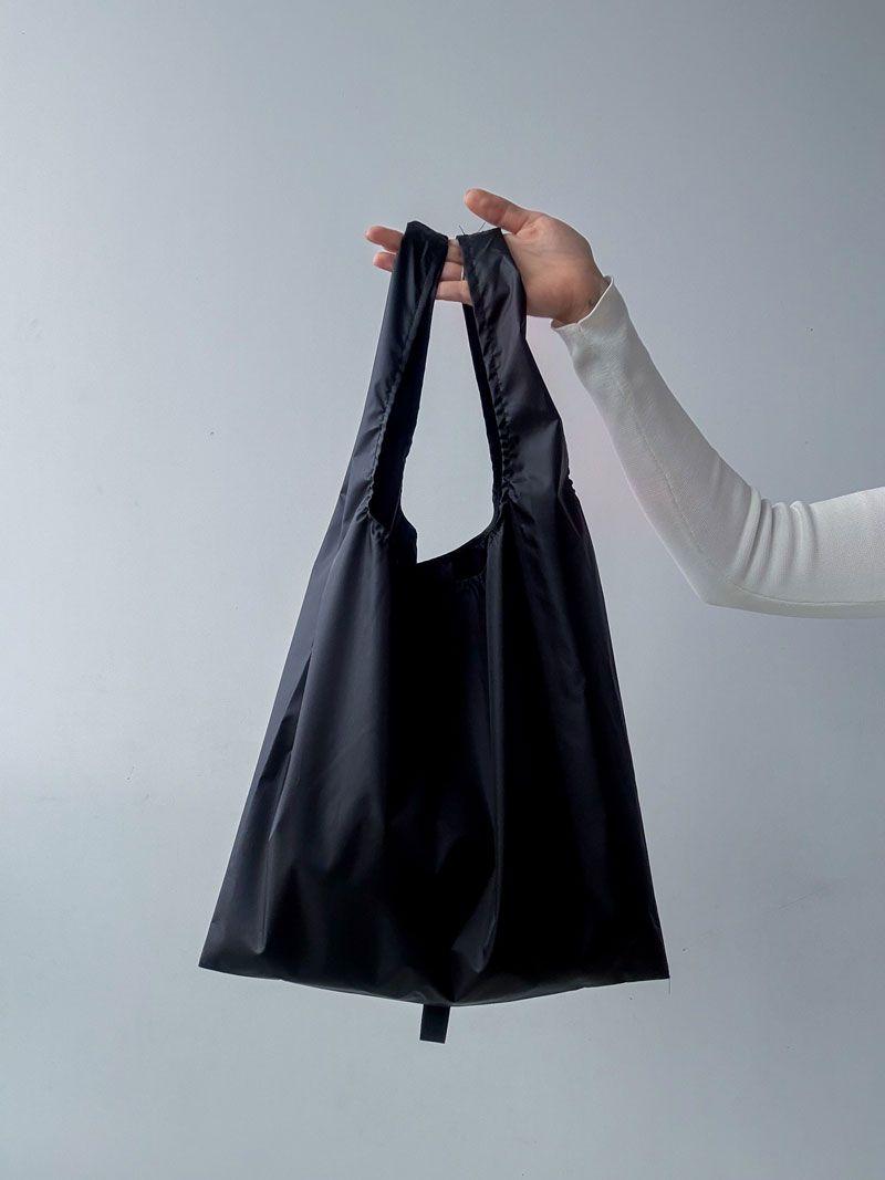 Чорна сумка-пакет з плащової тканини - легка складна екосумка для покупок і щоденного використання без друку розмір: 35см × 60см × 14см