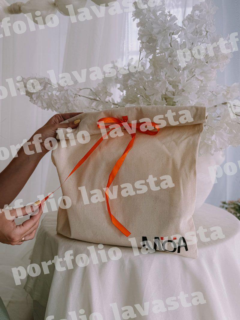 Бежевий бавовняний мішечок з помаранчевою стрічкою-зав’язкою – багаторазовий мішок для зберігання та пакування подарунків без друку розмір: 37см х 55/40см