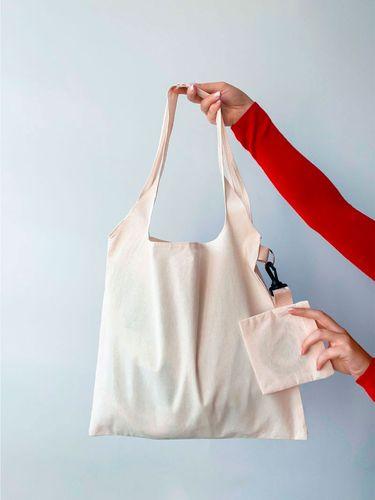 Сумка шопер с цельнокройными ручками в цветах в ассортименте с карманом на карабине для компактной сборки