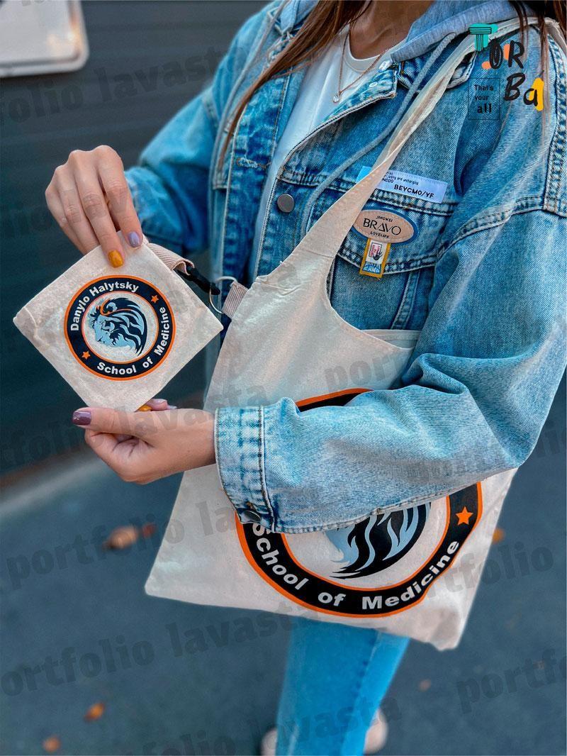 Сумка шопер с цельнокройными ручками в цветах в ассортименте с карманом на карабине для компактной сборки