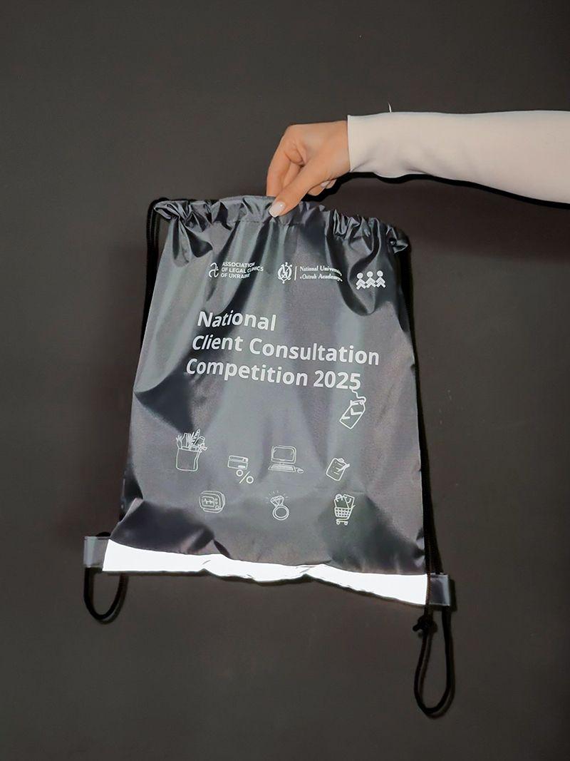 Сірий рюкзак для взуття зі світловідбивною стрічкою, без друку, розмір: 35см х 40см