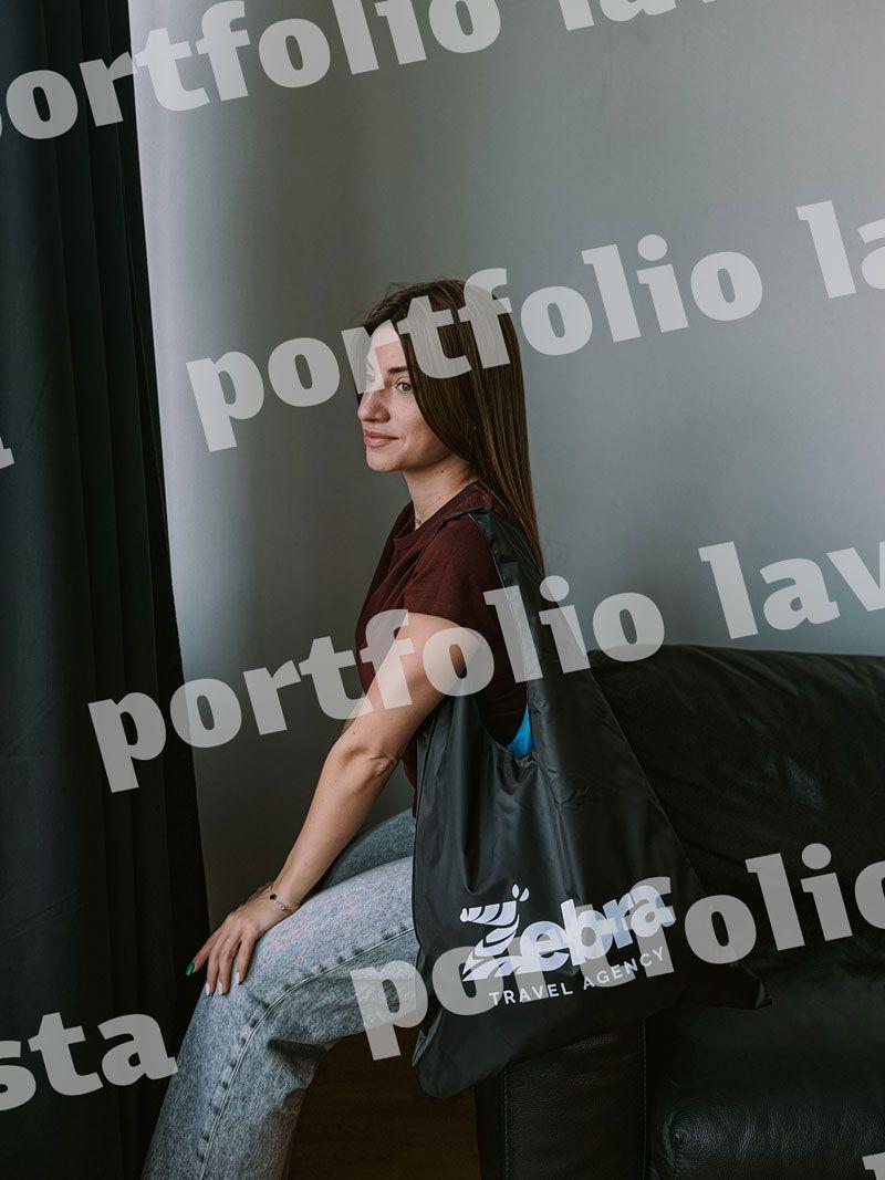 Сумка-пакет із плащівки з довгою моно-ручкою - легка водовідштовхувальна еко-сумка для покупок, подорожей та щоденного використання  без друку розмір: 40см х 65см